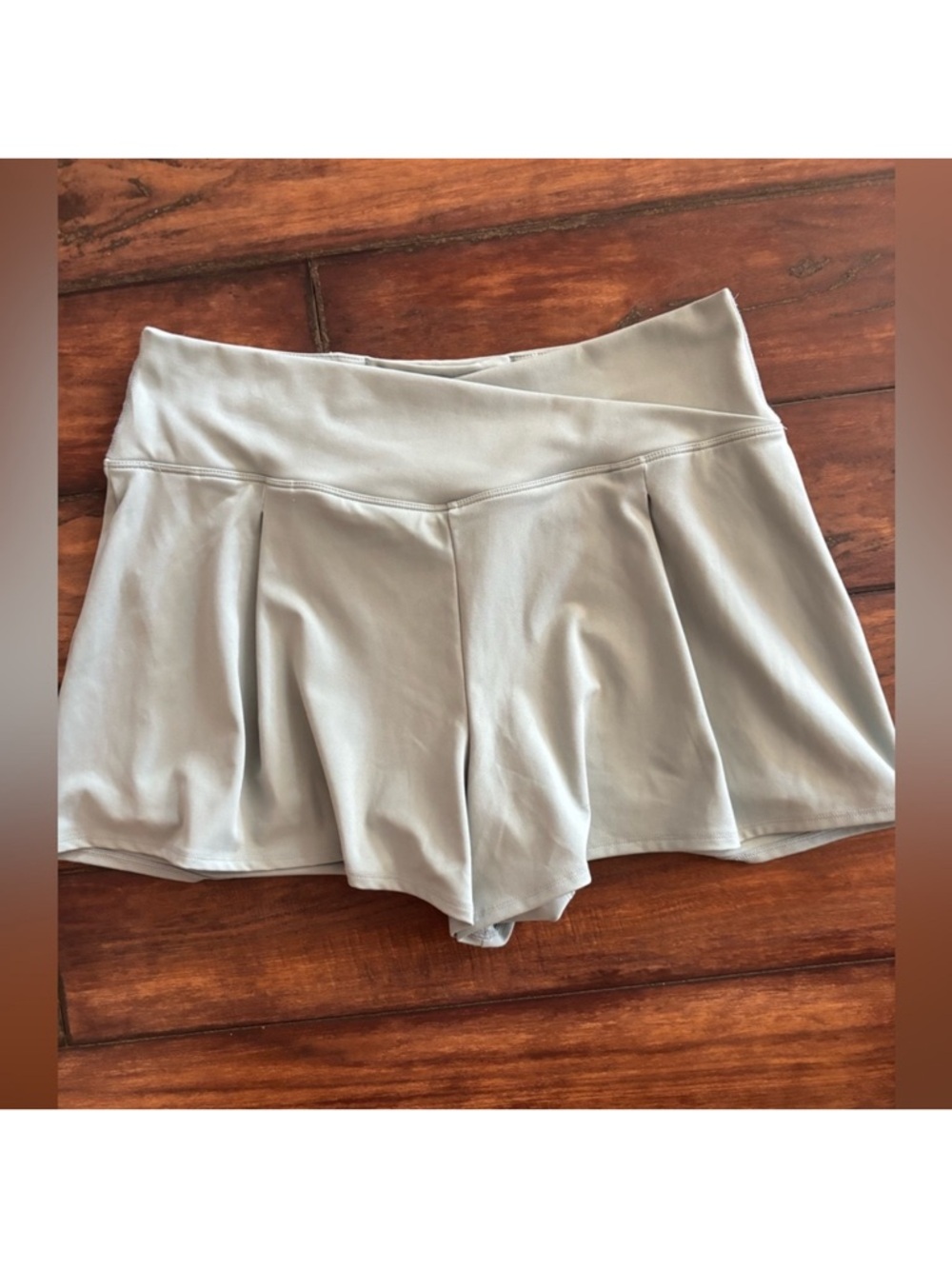 Yogalicious Like New Sage Green Women's Skorts